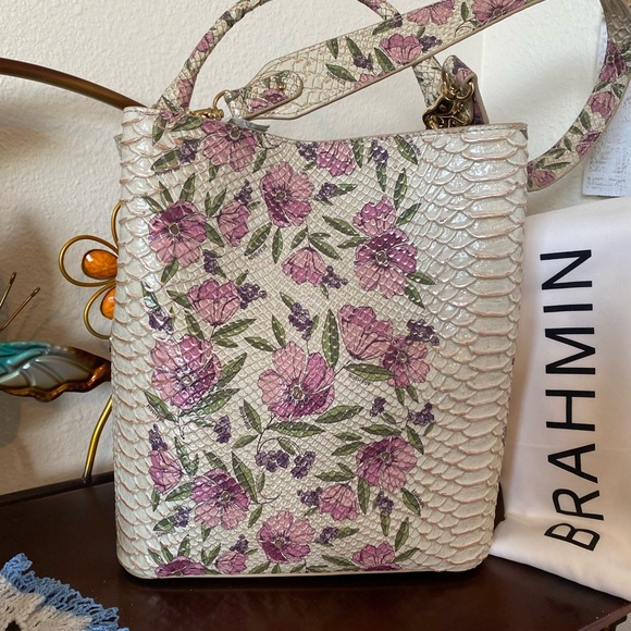 SOLD!!   Amelia in Ivory  Labyrinth + Pink Icing magnolia! - Picture 8 of 13